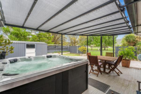 Greenways Escape - Cromwell Holiday Home